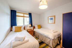 2 chambres, fer et planche à repasser, Wi-Fi gratuit, draps fournis