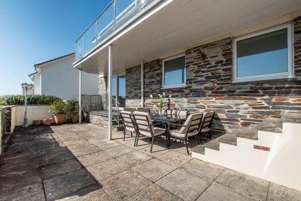 Outdoor dining - 4 Bed in Woolacombe (oc-cala) (Woolacombe)