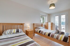4 bedrooms, iron/ironing board, travel cot, free WiFi - 4 Bed in Woolacombe (oc-cala) (Woolacombe)
