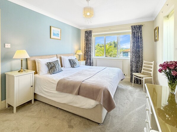 1 bedroom, iron/ironing board, internet, bed sheets - The Pippins, Old Cleeve (Minehead)