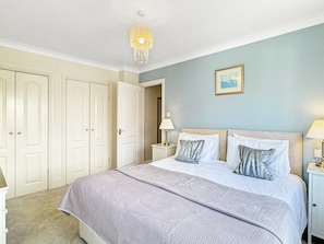 1 bedroom, iron/ironing board, Internet, bed sheets