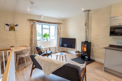 4* self catering, farm stay cottage. Sleeps 4