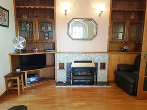 Interior - Pooreen House offering views of the Atlantic Ocean (Inverin)
