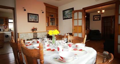 Pooreen House - für 7 Gäste in 5 Schlafzimmern