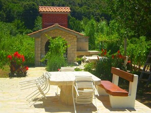 Outdoor dining - Beautiful Apartment With Balcony on Island Rab (Kampor)