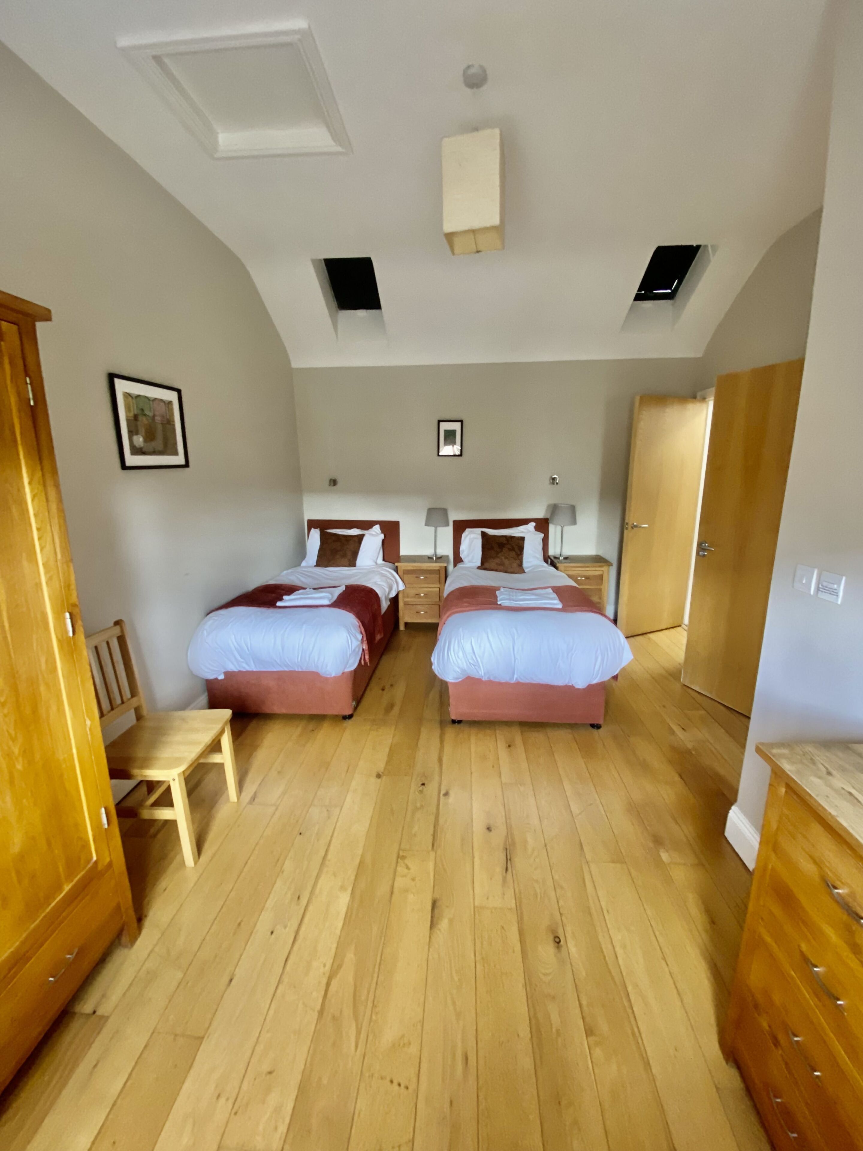 4 bedrooms, iron/ironing board, free WiFi, bed sheets