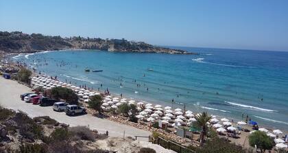 Paradise par son nom, le paradis de la nature. Cela ressemble plus Ă une station, d'une villa !!