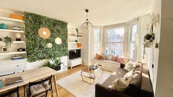 Smart TV, books, offices