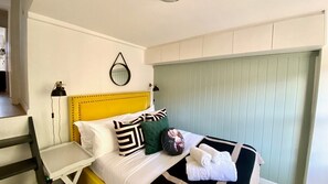 2 camere, una scrivania, ferro/asse da stiro, culla da viaggio