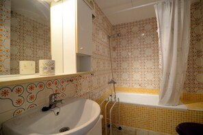 Bathtub