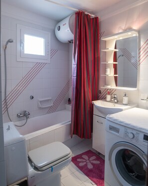 淋浴/盆浴组合、吹风机、毛巾