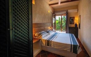 6 soverom, strykejern/-brett, reiseseng for barn og wi-fi (inkludert)