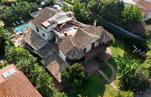 Esterni