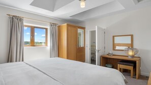 Room - Clifden River View Apartment (Clifden)