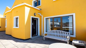 Terrace/patio - Clifden River View Apartment (Clifden)