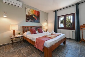 Unclassified image, 2 of 13, button