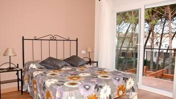 4 Schlafzimmer, Bügeleisen/Bügelbrett, kostenloses WLAN, Bettwäsche