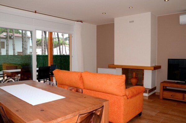 Interior - HOUSE MIQUEL ANGEL 4D (L'Escala)