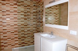 Bathtub - HOUSE MIQUEL ANGEL 4D (L'Escala)