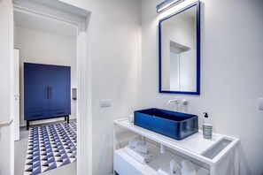 تجهيزات دش، مجففات شعر، مناشف