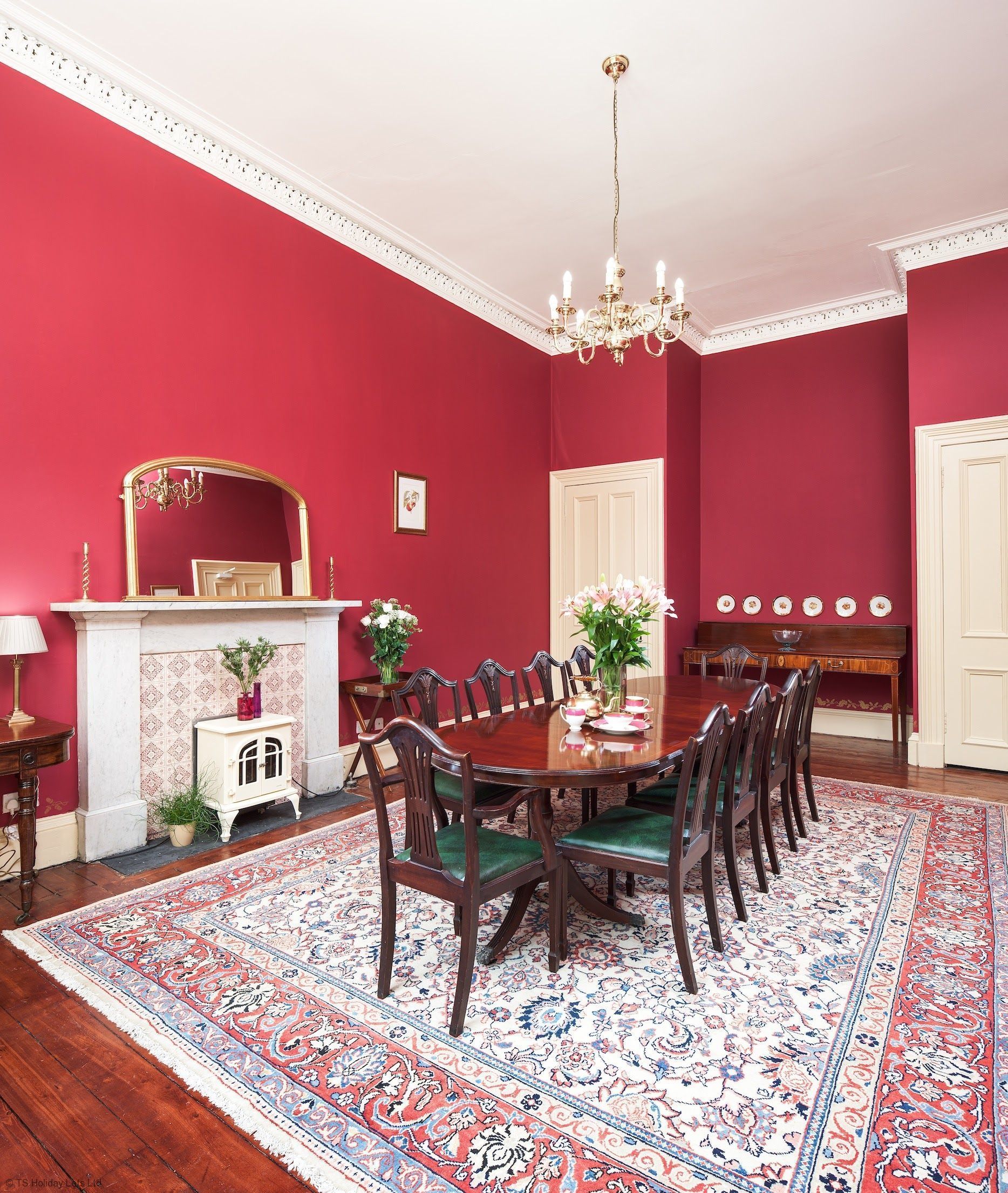 House | In-room dining