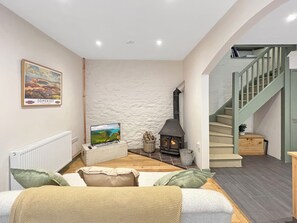 TV, fireplace, Netflix, streaming services