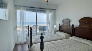 2 bedrooms, iron/ironing board, free WiFi, bed sheets - CATALONIA 4-8 (Estartit)