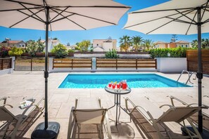 Pool - Villa White Moonflower (Peyia)