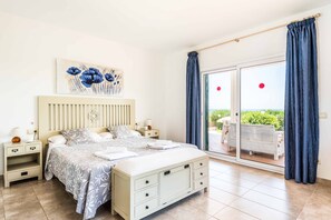 4 bedrooms, WiFi, bed sheets - Villa Satalaia - Four Bedroom Villa, Sleeps 6 (Binibeca)