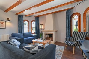 تلفزيون، مشغل دي في دي، ستيريو