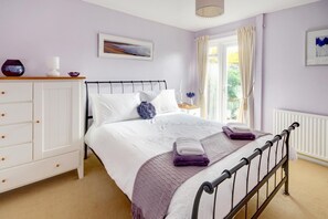 2 makuuhuonetta, silitysrauta/-lauta, vauvan matkasänky, ilmainen Wi-Fi