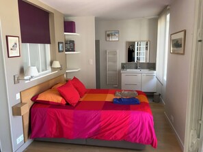 1 bedroom, iron/ironing board, free WiFi, bed sheets