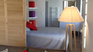 1 sovrum, strykjÀrn/strykbrÀda, gratis wi-fi och sÀngklÀder