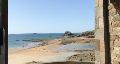 Appartement de charme au cĆur de lâIntra-Muros