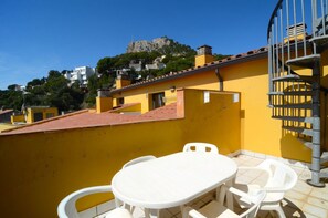 Outdoor dining - PINIMAR B 3-4 (Estartit)