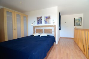 2 bedrooms, iron/ironing board, bed sheets - PINIMAR B 3-4 (Estartit)