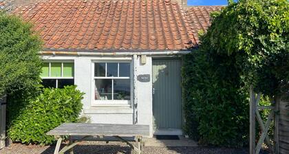 Crail Cottage with Stunning Sea Views to May Isle, Private Garden, Parking & Pet‑Friendly Stay