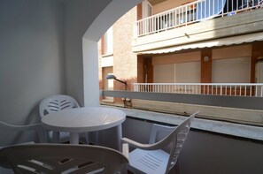 Outdoor dining - MARINA 1D LATERAL (Estartit)