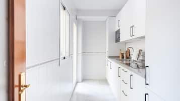 Fridge, microwave, coffee/tea maker, toaster