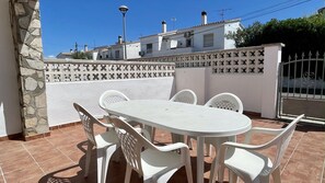 Outdoor dining - HOUSE LA VINYA 16 3D (L'Escala)