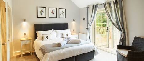 1 bedroom, iron/ironing board, internet, bed sheets