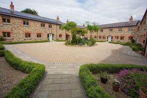 Exterior - Two bedroomed cottage in a landscaped courtyard in the heart of Ireland's Ancient East region. (Navan)