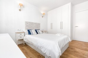 3 chambres, fer et planche à repasser, lit parapluie, Wi-Fi gratuit