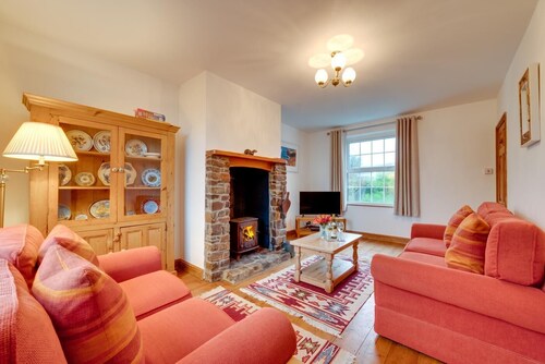 3 Bed in Nr Hartland (oc-coas1)