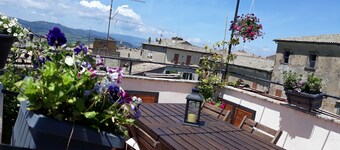 Keski huoneisto, vain muutaman askeleen päässä Duomo ja Teatro, parvekkeella .