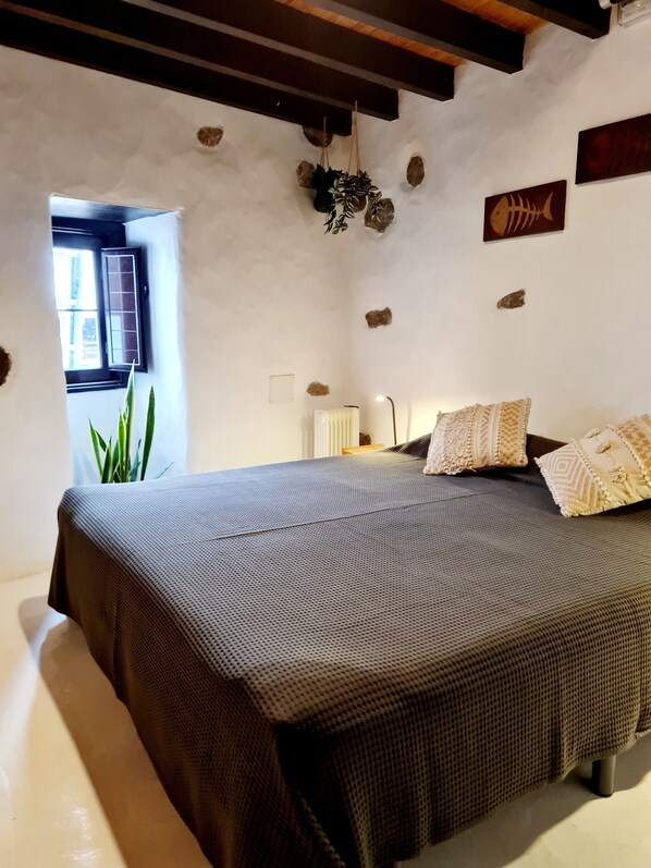 1 bedroom, iron/ironing board, free WiFi, bed sheets - CHARMING HOUSE IN THE HISTORIC CENTER OF TEGUISE (Teguise)