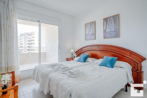 2 bedrooms, iron/ironing board, WiFi, bed sheets - Apolo XVII 22 - Grupo Turis - Calpe, Costa Blanca (Calpe)