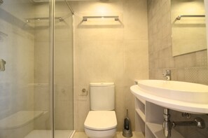 Shower - APARTMENT PASSEIG DEL MAR 9 (L'Escala)