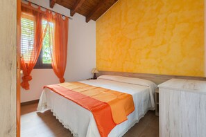 2 bedrooms, iron/ironing board