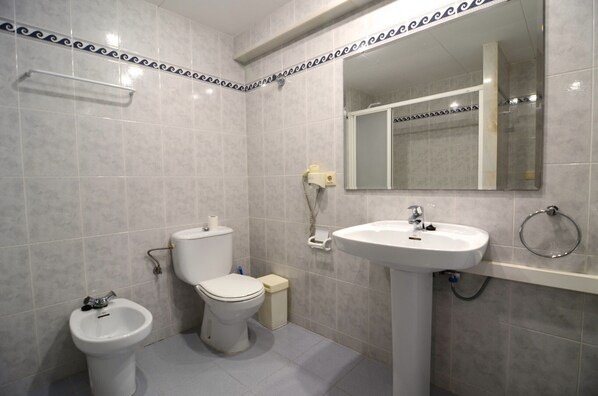 Bathtub - NAUTIC ESTUDI BX-1 (Estartit)